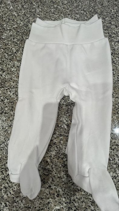 Pantaloni cu picior bebe