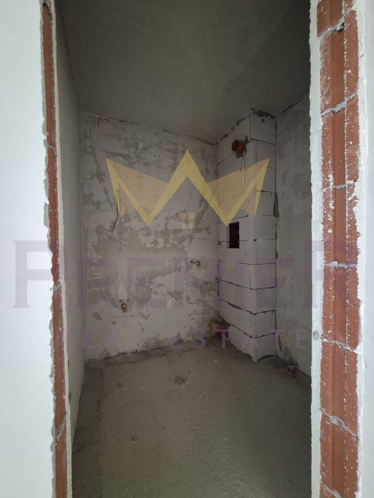 Тристаен в Меден рудник зона Д - Нова сграда с акт 16