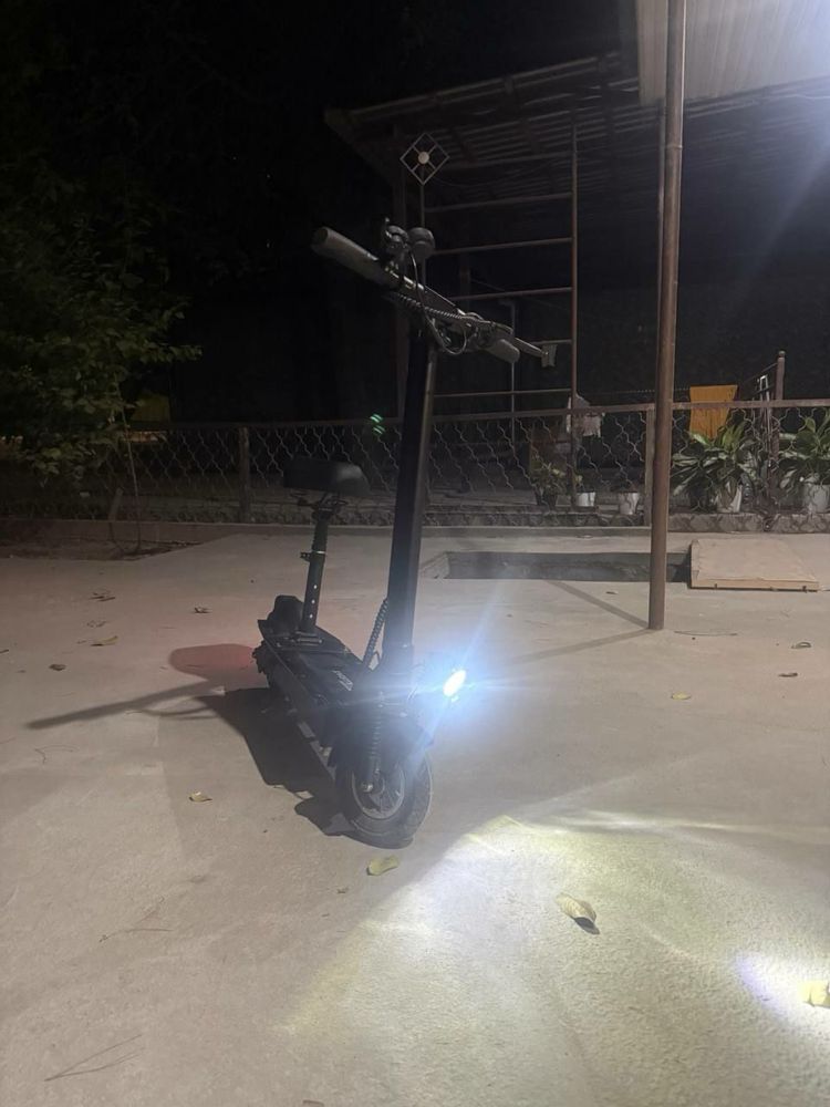 Skillmax Electric Scooter