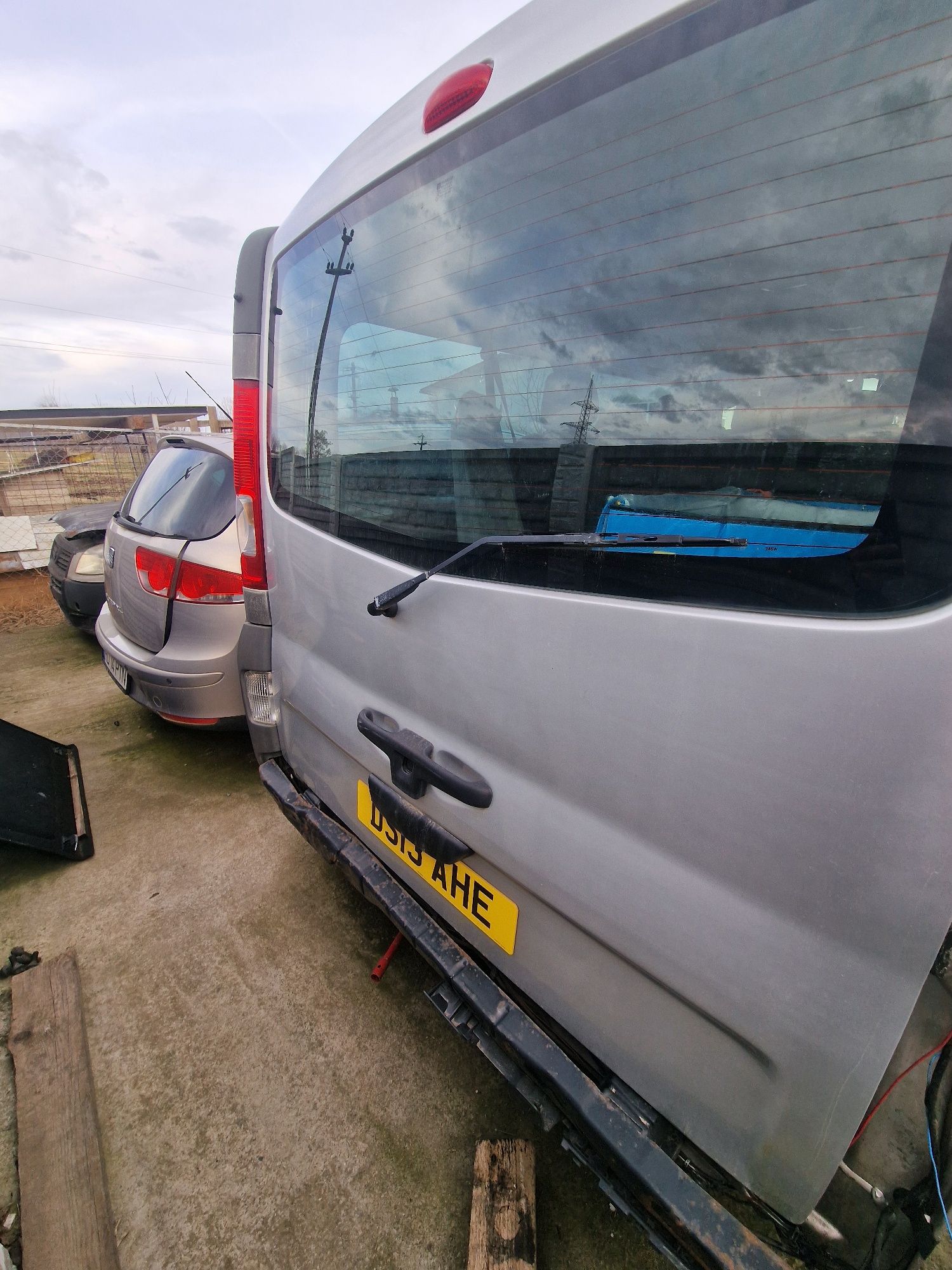 Piese opel vivaro