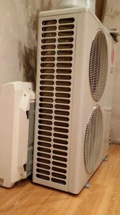 потолочный большой кондиционер на 380 Вт