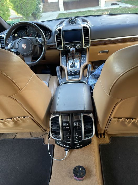 Porsche cayenne - multe optionale