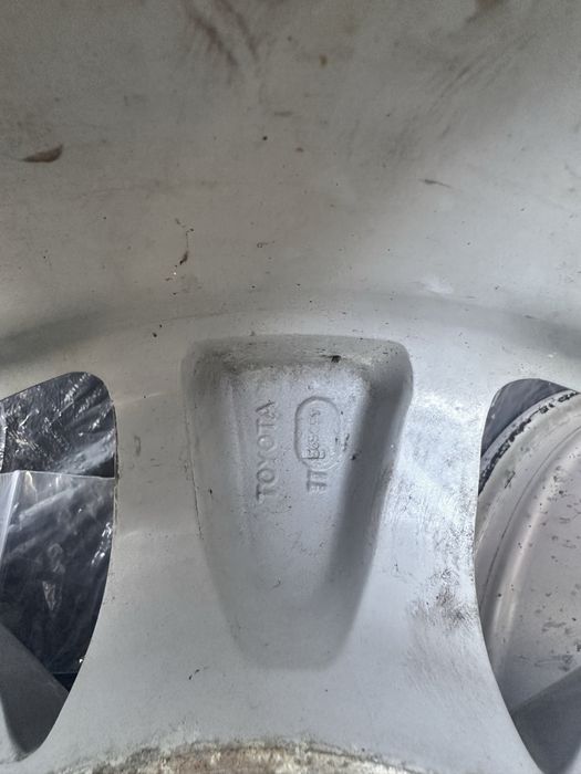 Джанти Toyota 6x139.7 R15
