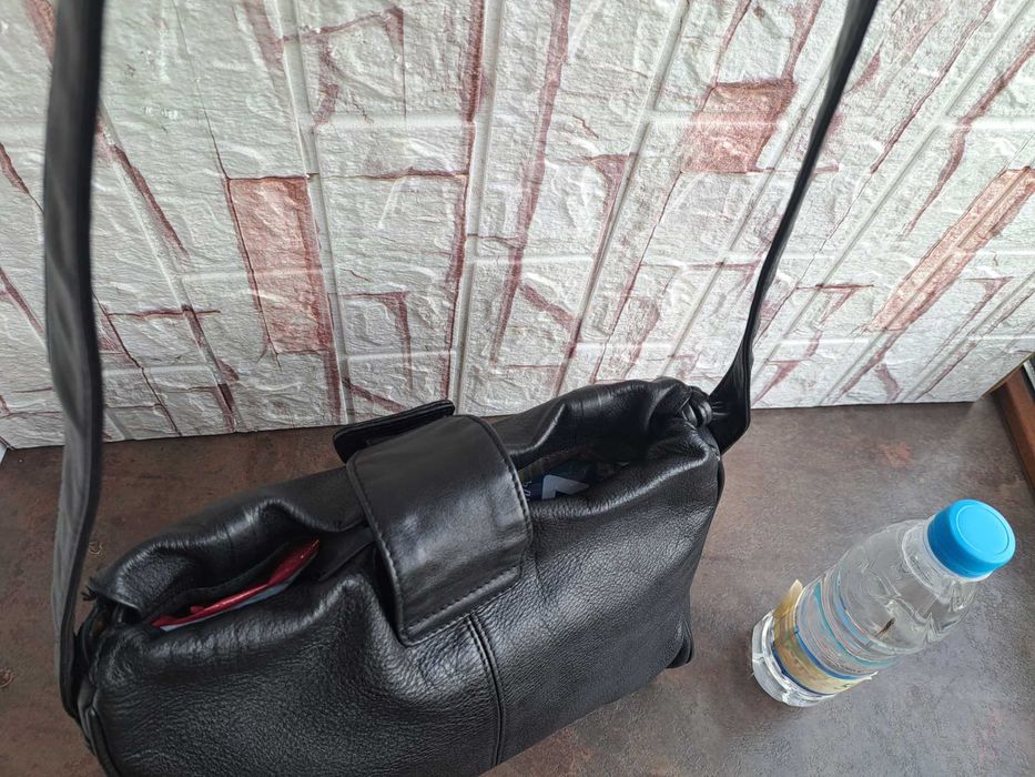 дамска чанта,черна малка кожена чантичка-естествена кожа