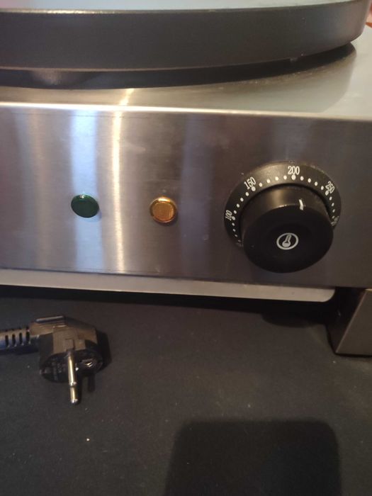 Професионална електрическа машина  котлон за палачинки 40см като нова