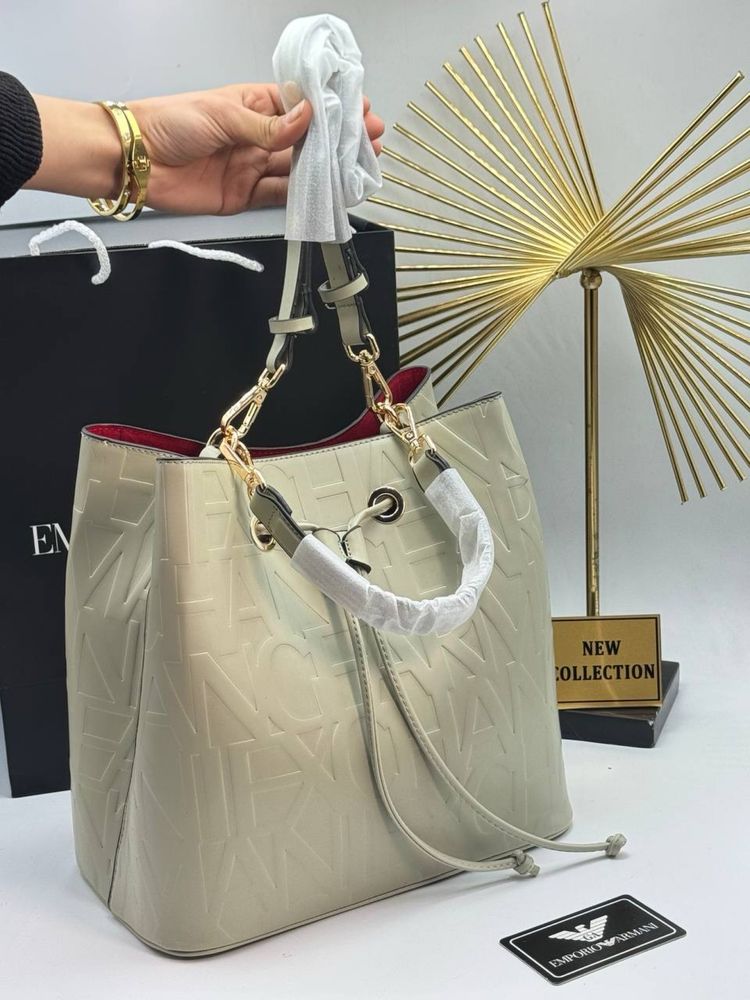 Geanta Armani  Noua !!! Dimensiuni 30/28 !!!
