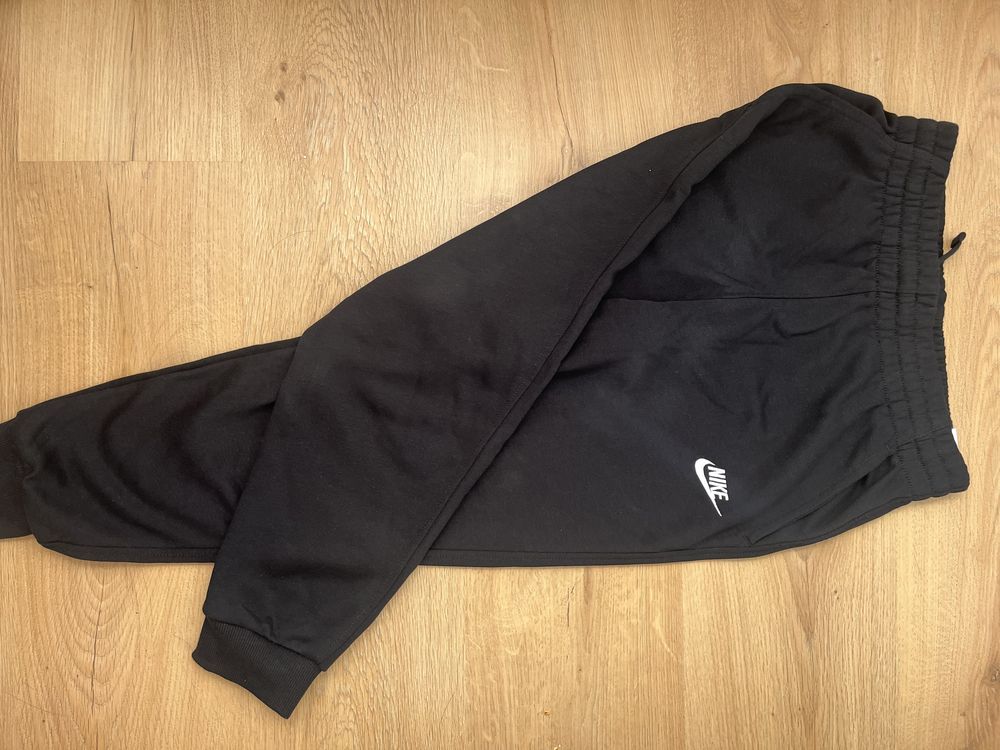 Нов анцунг Nike оригинален