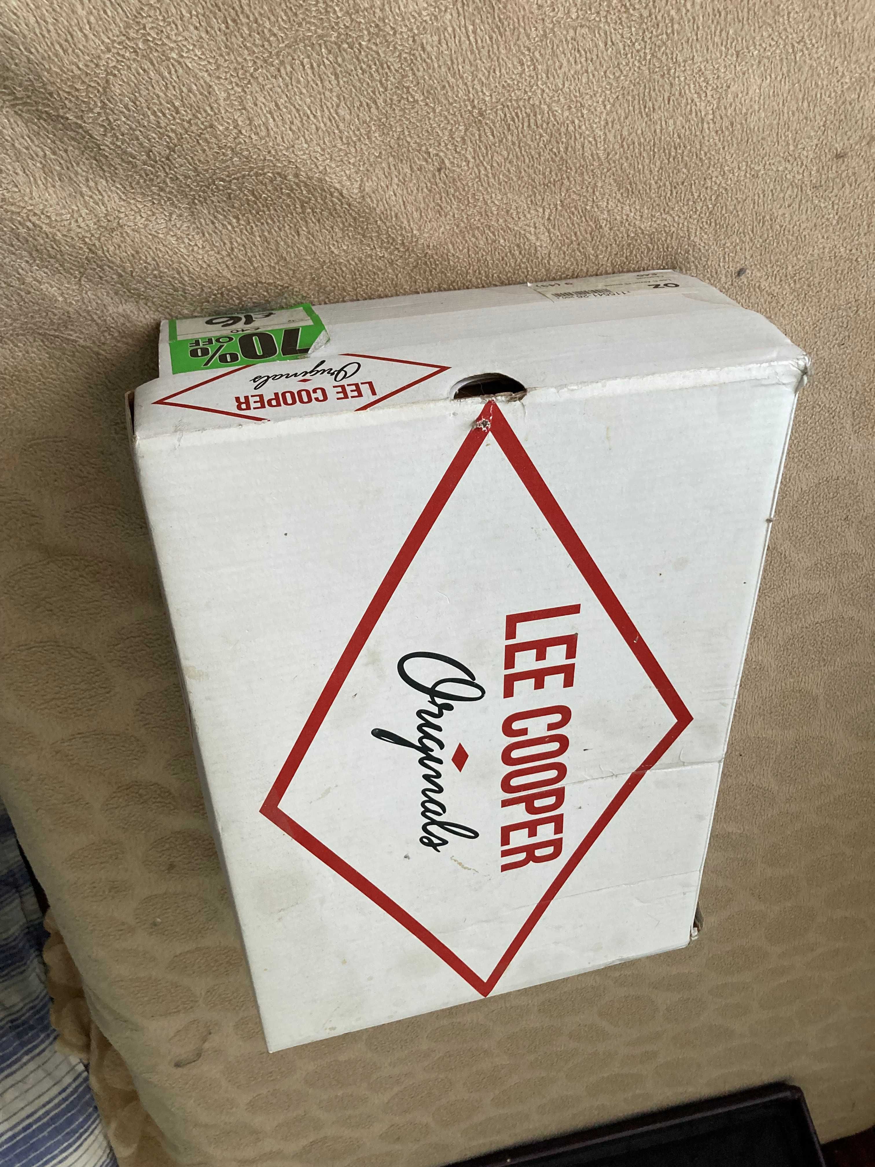 Чисто нови обувки с етикет - Lee Cooper - размер 9 (43)