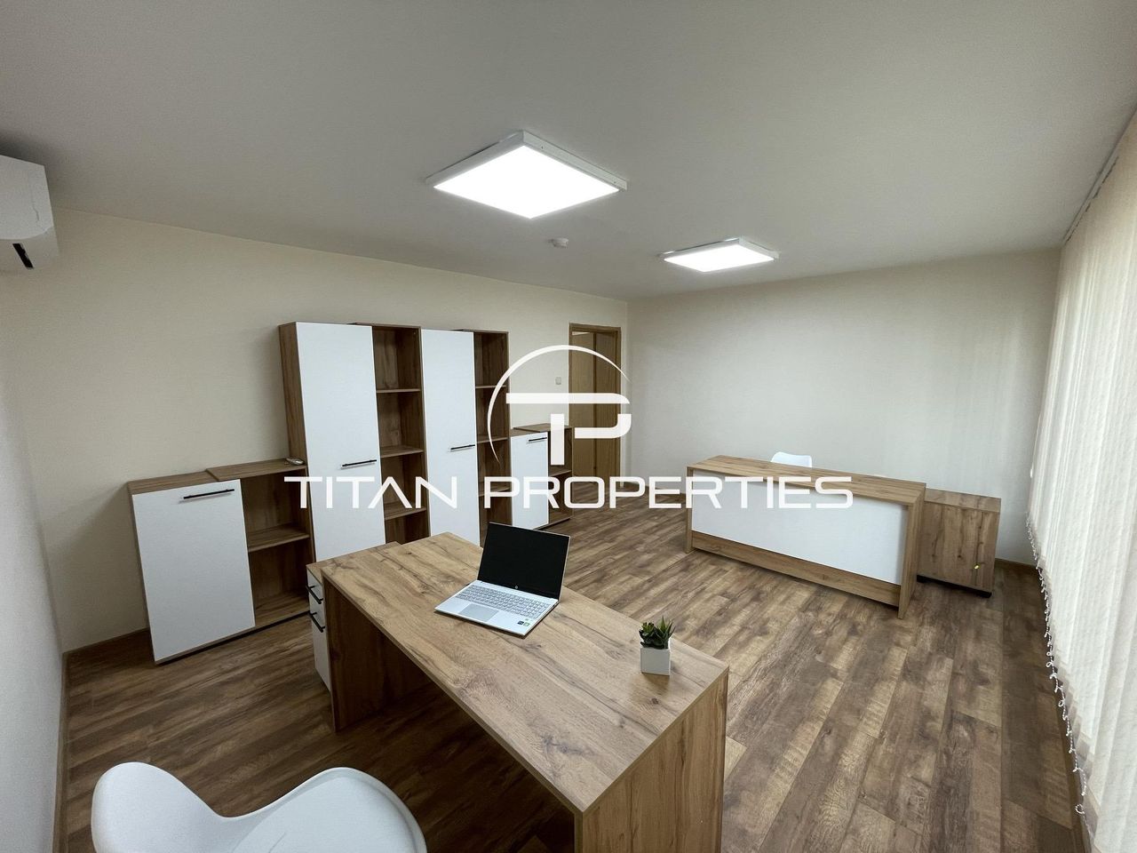 Дава се под наем Офис в Бургас, Център - 55 кв.м за 255 € - Снимка #1