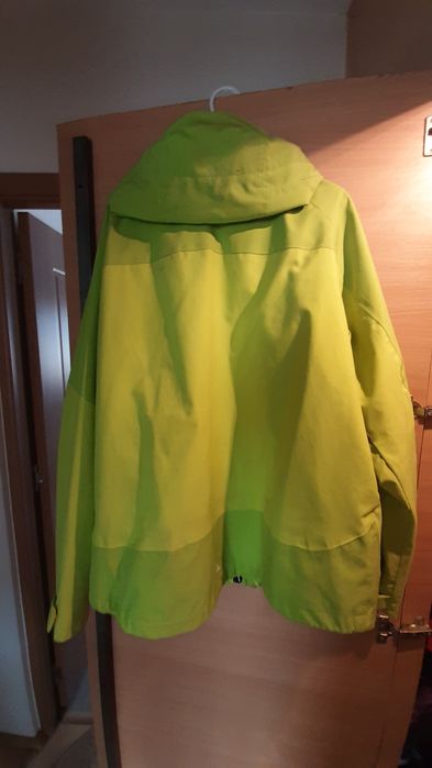 Vând geaca antivant