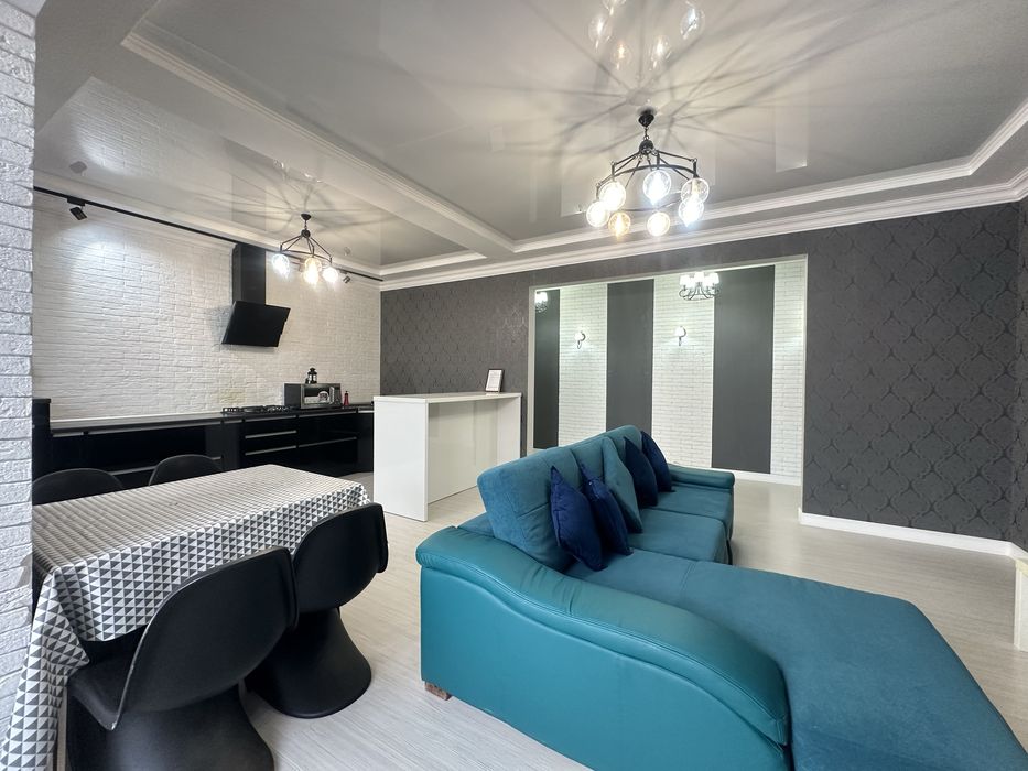 Сдам 2 комнатную студию посуточно