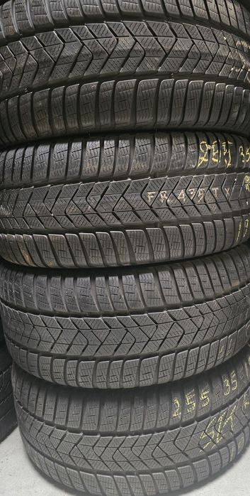 225 40 19 / 255 35 19 anvelope iarna rsc runflat set pirelli bmw Merce