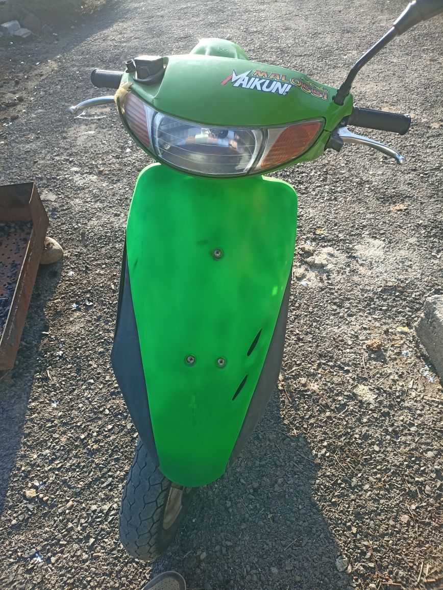 Продам мопед Honda dio zx пластик отдам в подарок и спортивный глушите