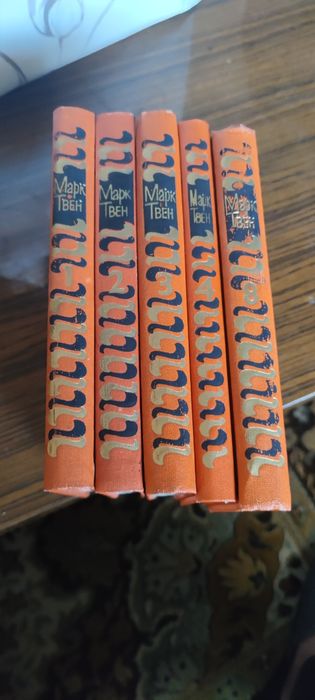 На руски: Джек Лондон, К. Чапек, М. Твен, Р. Л. Стивъндън