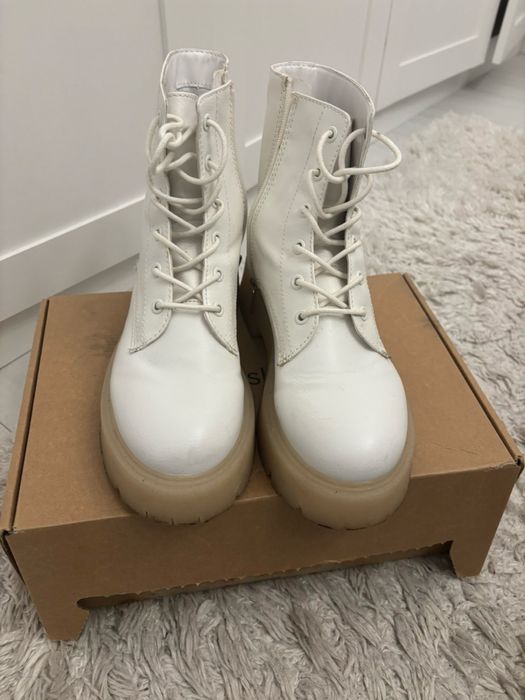 Боти различни модели Zara, Timberland, Bershka