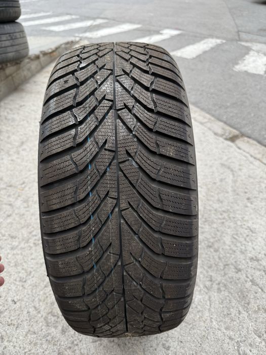 Продавам 4 броя зимни гуми Kumho WinterCraft 225/50/17