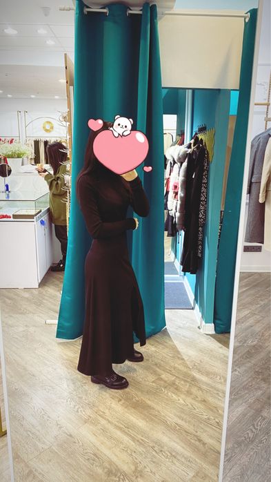 Черное трикотажное платье размера S 42-44 , длина миди ,