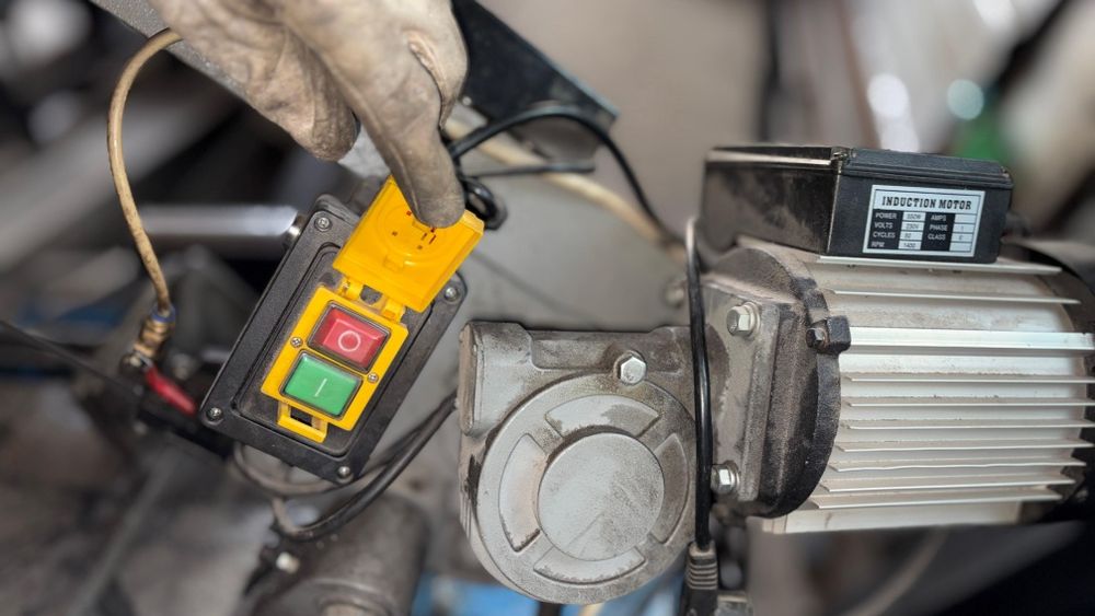 Fierăstrău cu bandă pentru metal