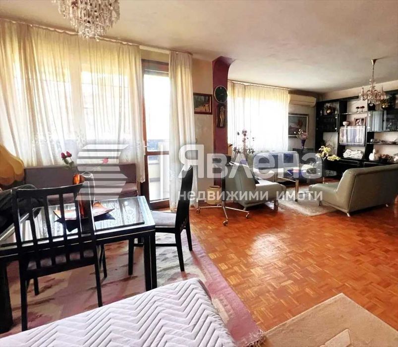 Продава се Четиристаен апартамент в София, Център - 128 кв.м за 953 €/кв.м - Снимка #4