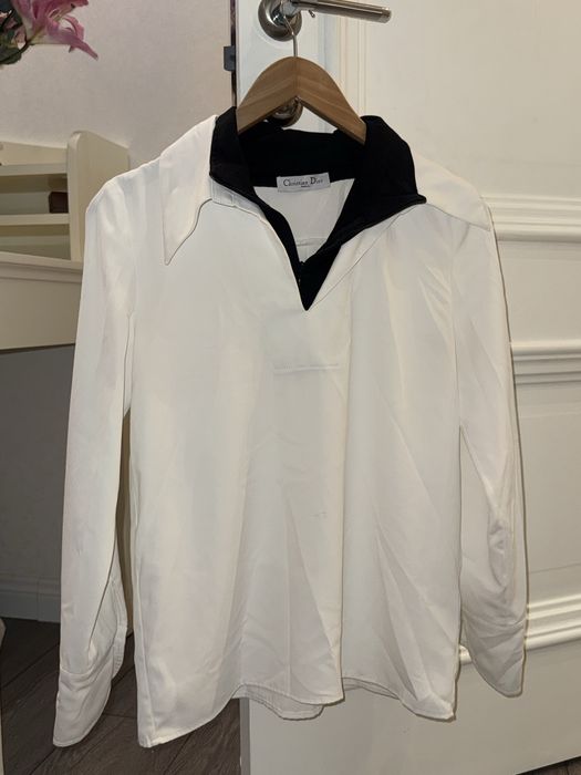 Легкий пуловер под рубашку