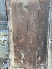 Стара Дървена врата със каса.
Налични два броя:
1.Размер 171х86см врат