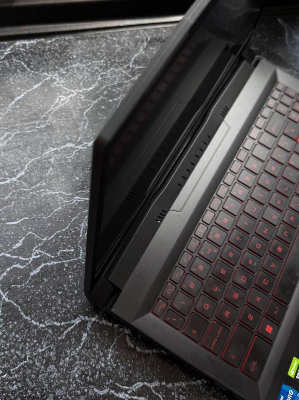 MSI Katana i7 11800h 3070  като нов