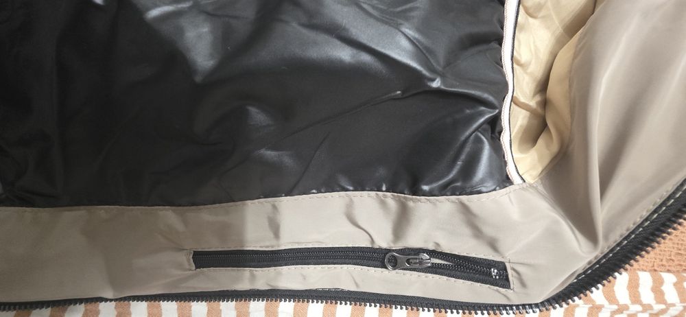 Geaca superbă  boss bej