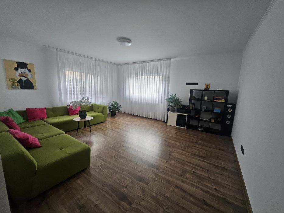 Vila individuala 4 camere  cu garaj  si curte bragadiru sector 5