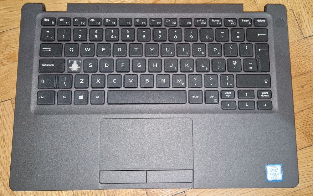 Latitude 5300 cu procesor I5 gen 8 pentru piese