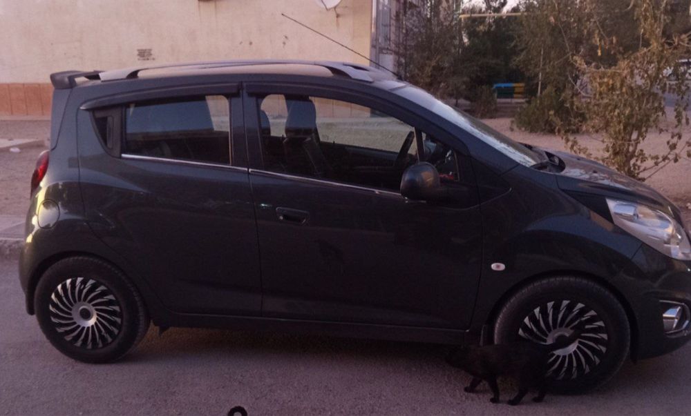 Chevrolet Spark 2019 год автомат
