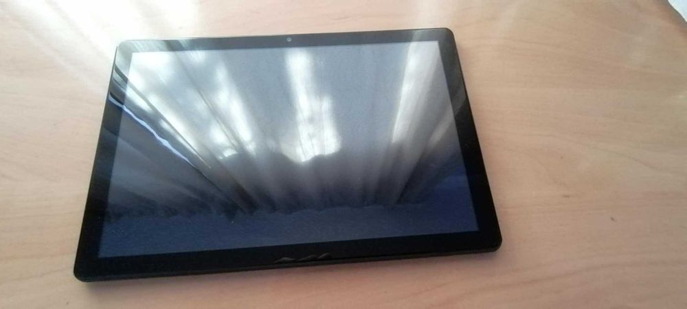 Tabletă SUAAT 10.1 inchi diagonală ușor utilizată