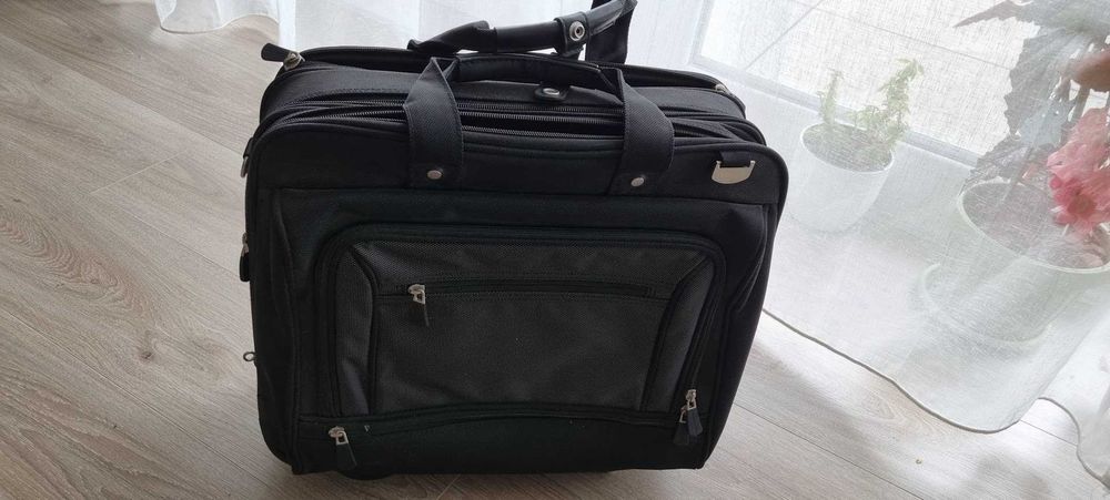 Troler/Geanta laptop Business 41cm Dicota, 14 - 15.6", Cu roti, Negru