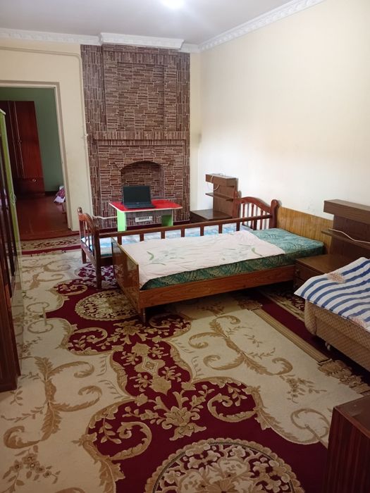 Тинчликда ховли уйда кизларга икки хонаси без маклер