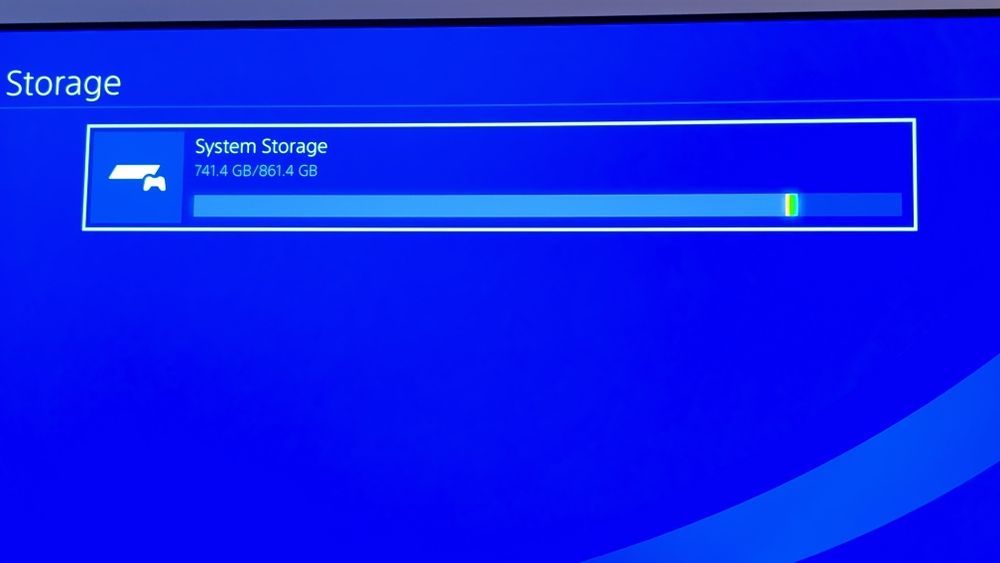 Playstation 4 Pro 1TB+ 2 контролера и 9 игри