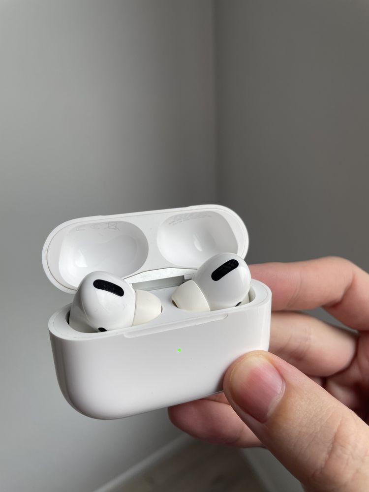 AirPods Pro (правый наушник с дефектом)