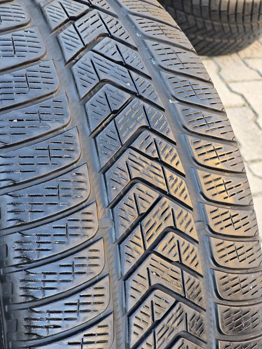 255 45 20 Pirelli