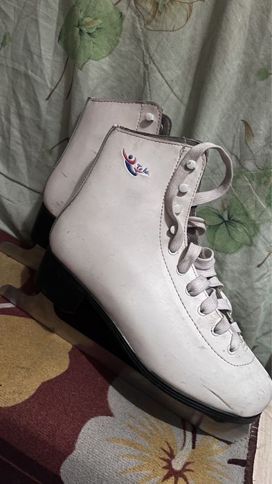 Коньки 40 размер белый