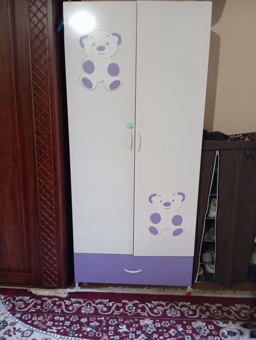 Bolalar shkafi ichlari kochmagan