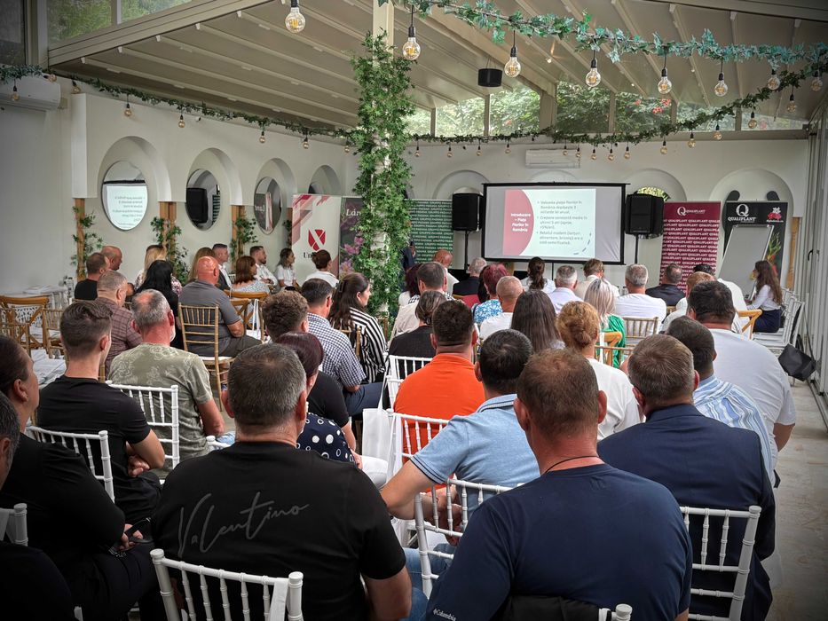 Dj. Evenimente : Corporate , Nunta , Botez , Majorat , Petrecere .