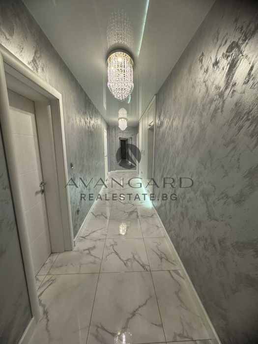 Продава се Четиристаен апартамент в Пловдив, Остромила - 179 кв.м за 1653 €/кв.м - Снимка #14