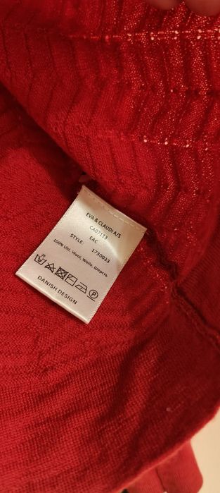 Cardigan 100% lana culoare roșu model deosebit XS-