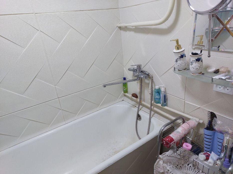 Продам свою квартиру ! 1 комн /3/5 Авиасозлар -2 возле рынка кадышева