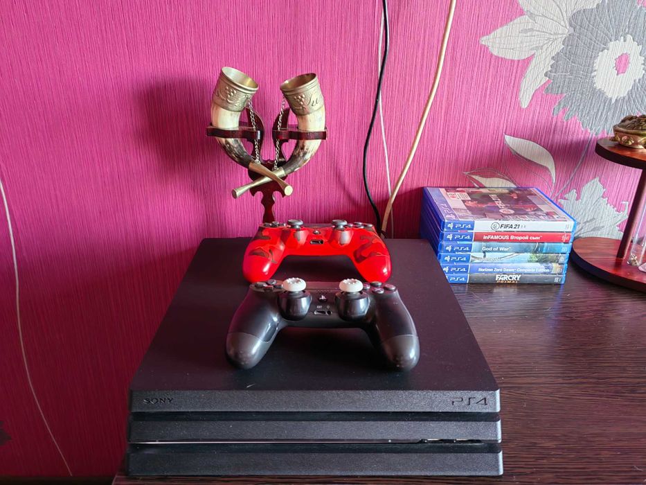 Продаю Sony PlayStation 4 Pro, идеальное состояние, пломба на месте.