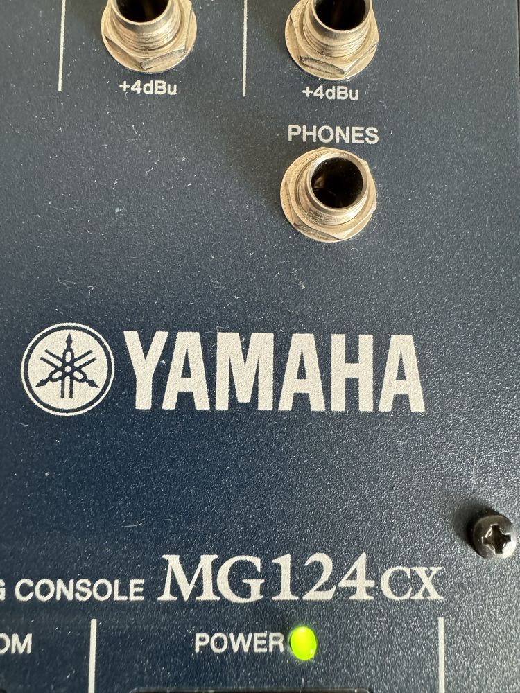 Yamaha MG 124 cx