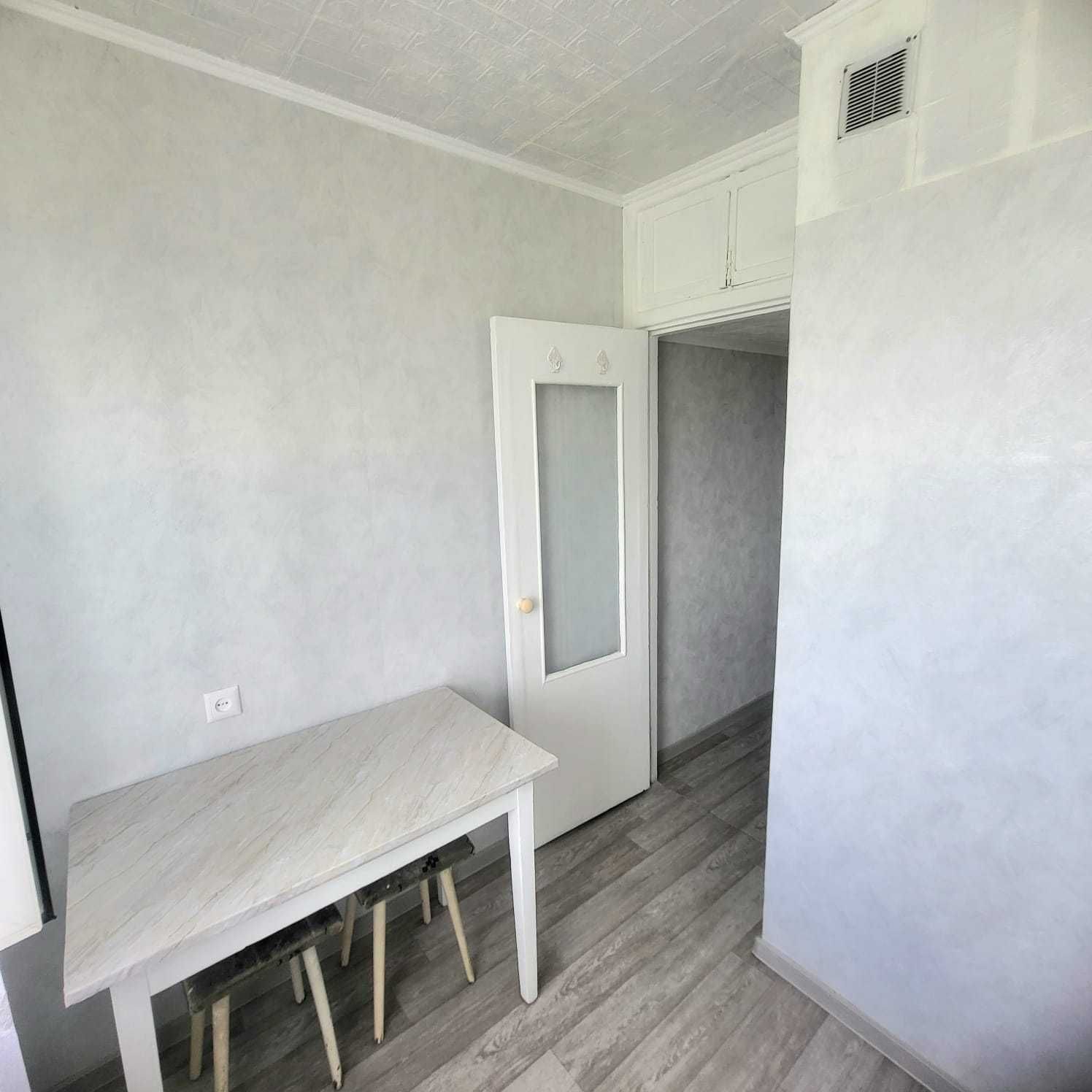 Продам 3 комнатную 3 микрорайон Абая улица