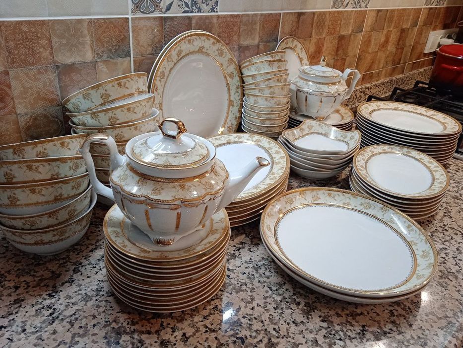 Красивый  набор. В отличном состоянии