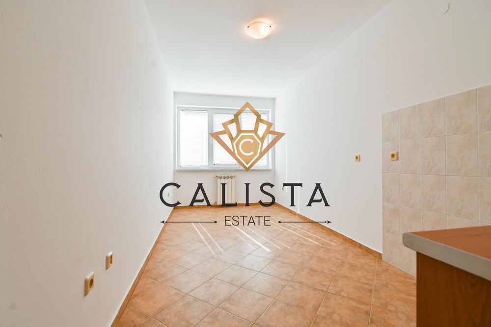 Тристаен апартамент под наем в центъра на София, 2209158