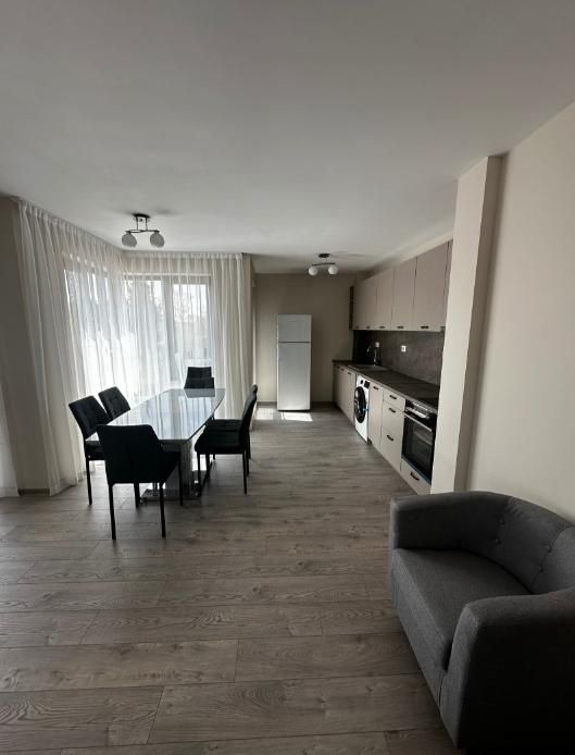 Дава се под наем Тристаен апартамент в Пловдив, Тракия - 90 кв.м за 600 € - Снимка #1