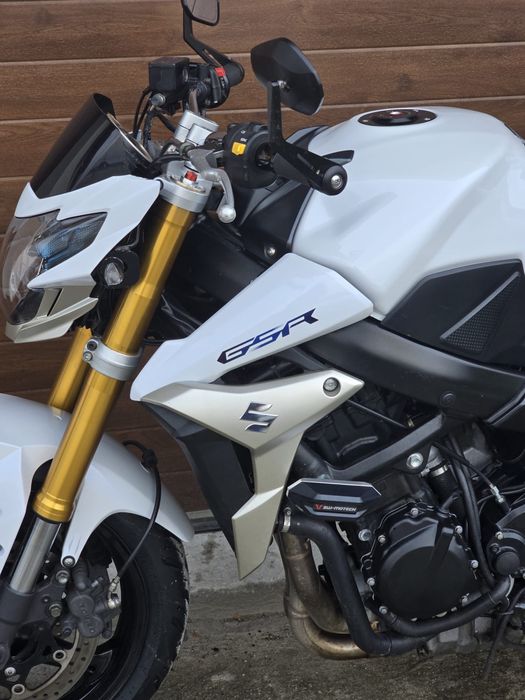Suzuki Gsr 750 - A2(Yoshimura-Black&White)