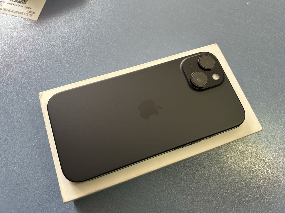 Iphone 15 два месеца гаранция